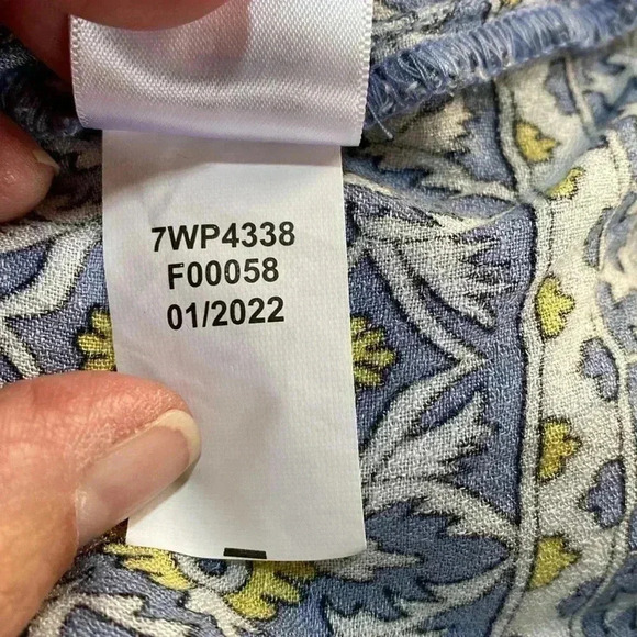 Lucky Brand Blue & Yellow Floral Elastic Waist, 3/4 Sleeve Top, Brass Buttons. - Picture 10 of 14